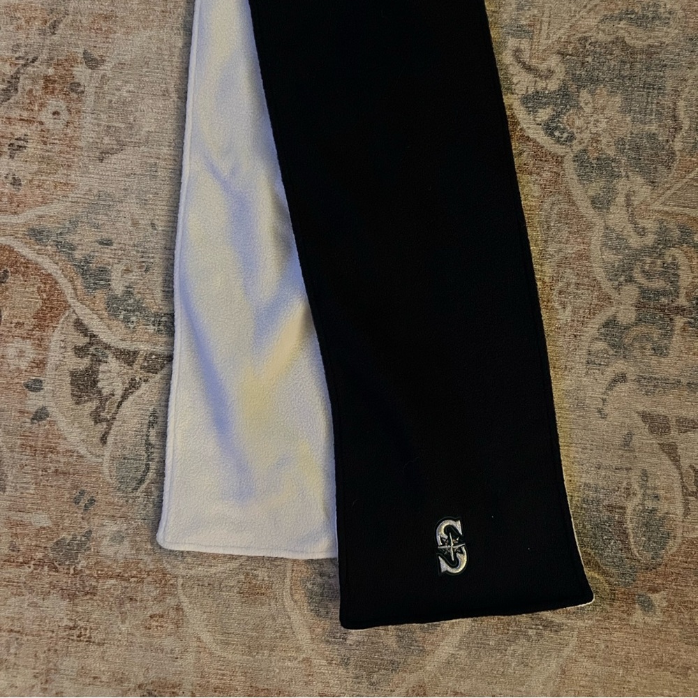 Reversible Seattle mariners fleece scarf